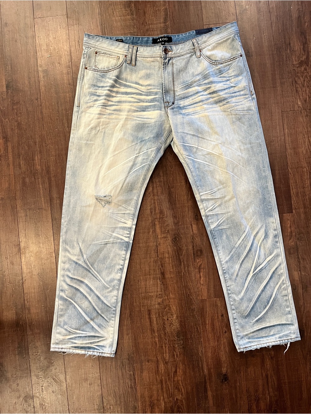 Akoo Jeans Mens Size 44X34  No Rivals Streetwear Style Big Oak Fit Light Wash